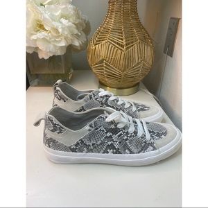 Print sneakers